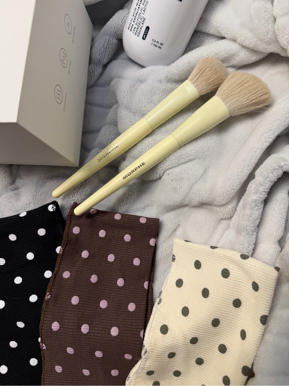 Random beauty bundle - Picture 2 of 5